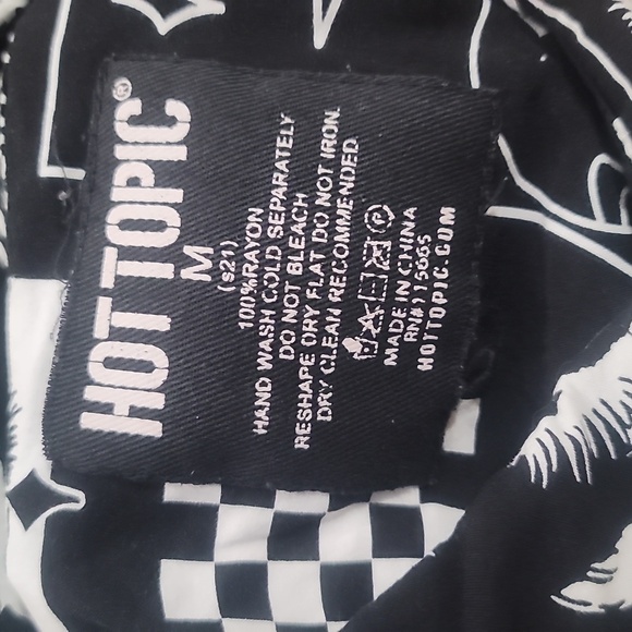 Hot Topic black white button-up short sleeve nope graphic print shirt medium - Picture 3 of 5
